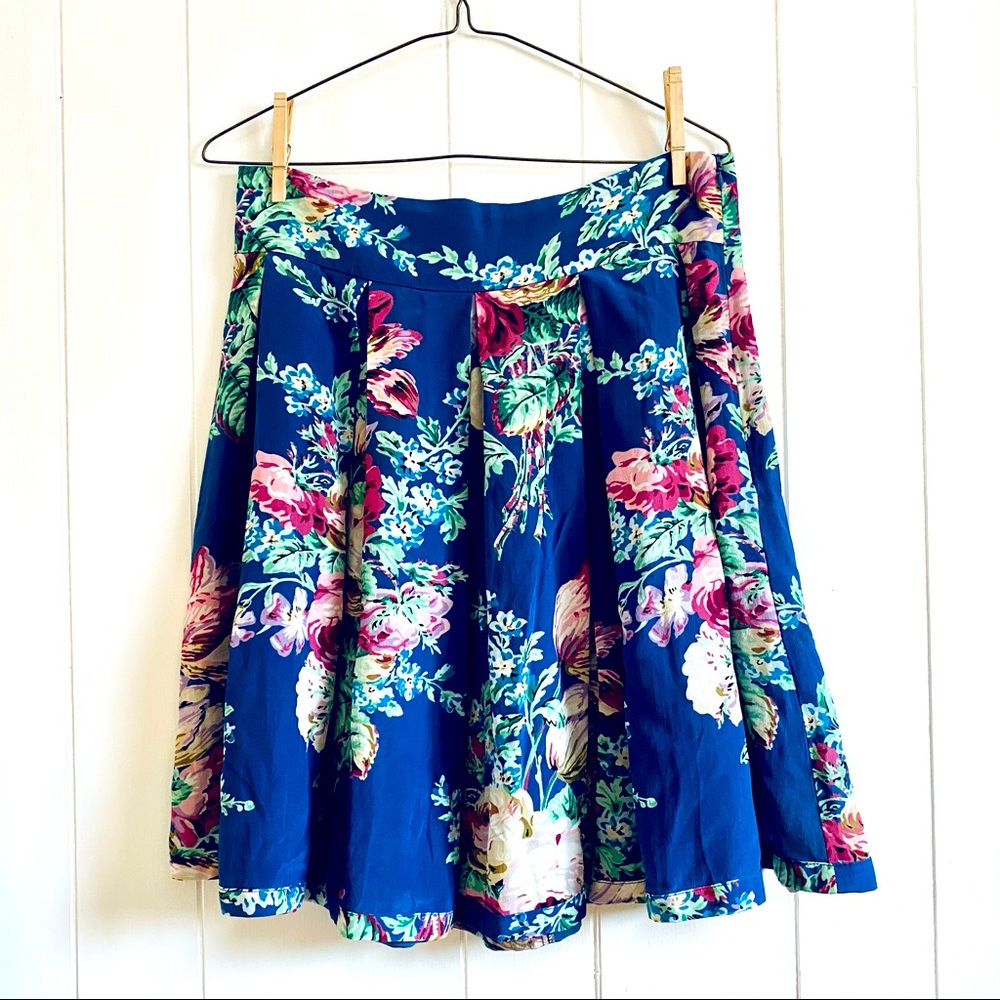 Binny 100% SILK Floral Pleated Skirt 💐